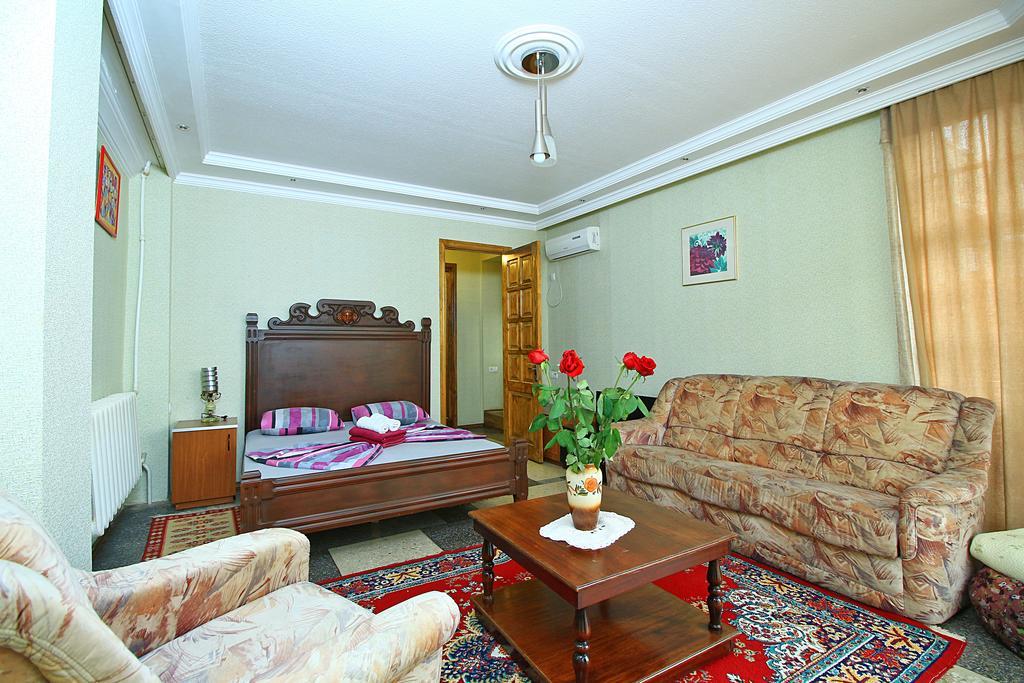 Babilina Hotel Tbilisi Exterior foto