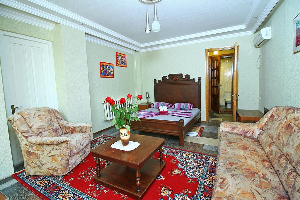 Babilina Hotel Tbilisi Exterior foto